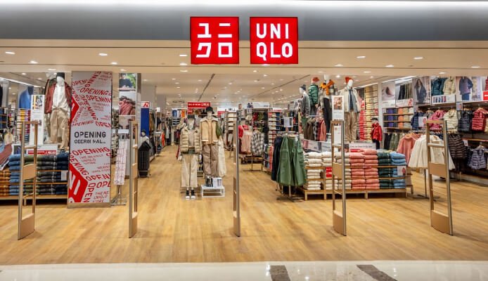 5 Must have Uniqlo Pieces from Oberoi Mall to Keep You Stylish This Season