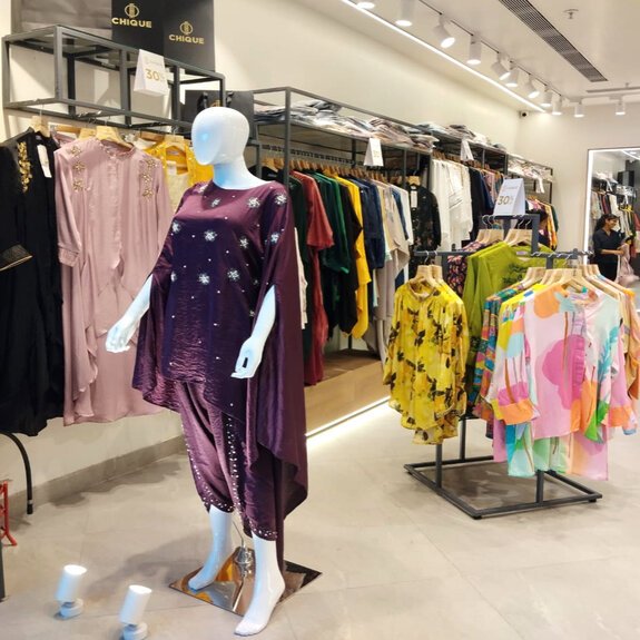 Chique Store Gallery Image